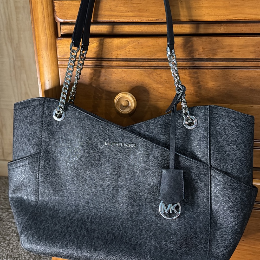 Michael Kors Black Shoulder Bag with Signature Style